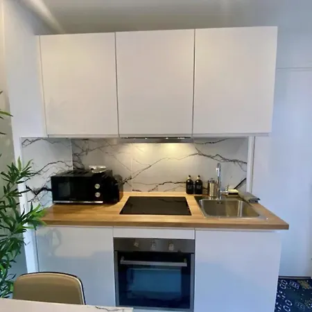 Suite Moderne Au Coeur Du 8E Paris Exterior photo