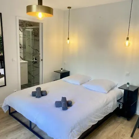 Suite Moderne Au Coeur Du 8E Paris Exterior photo